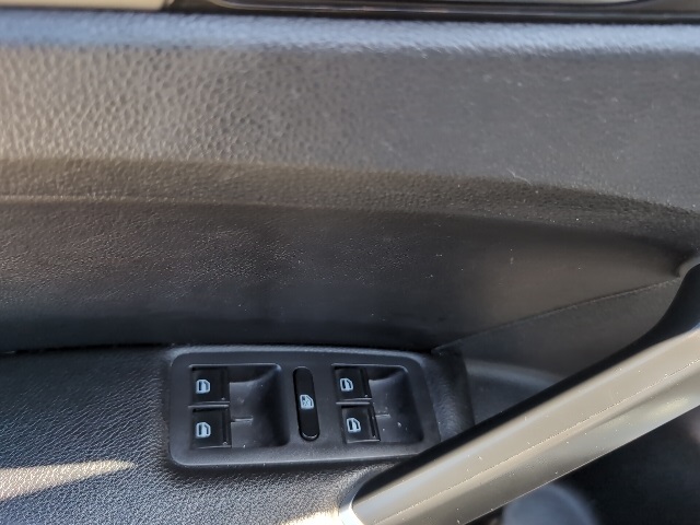 2021 Volkswagen Passat 2.0T SE photo 18