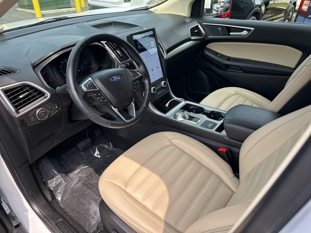 2022 Ford Edge SEL photo 13