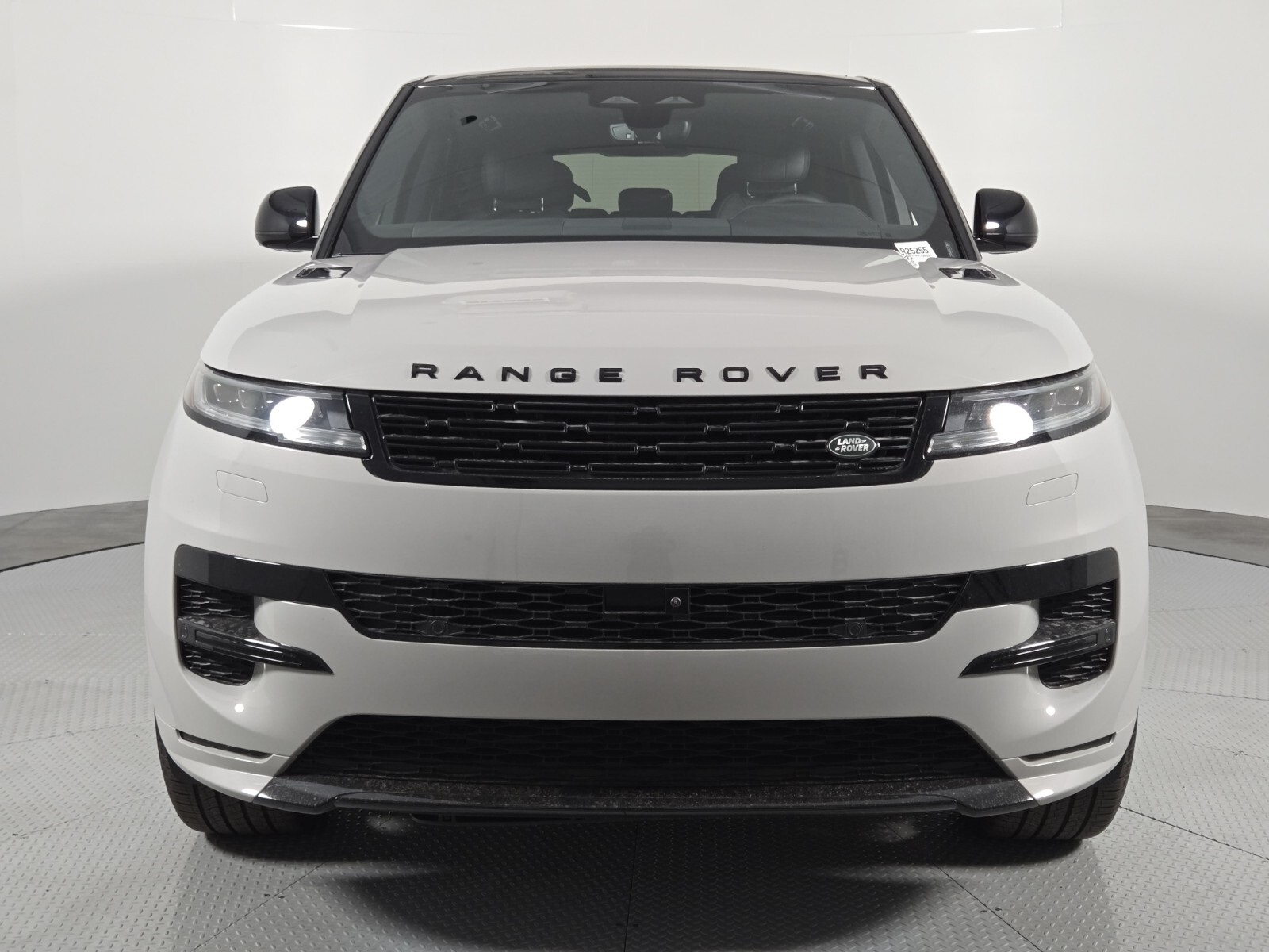 2025 Land Rover Range Rover Sport SE photo 6