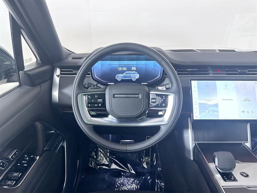 2025 Land Rover Range Rover SE photo 12