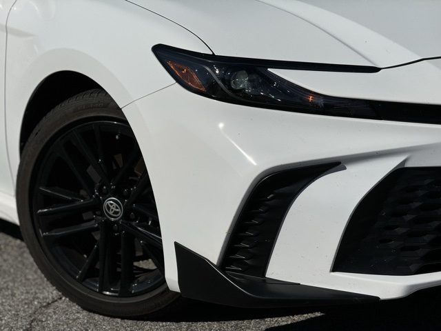 2025 Toyota Camry SE photo 2
