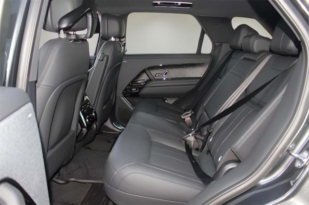 2025 Land Rover Range Rover Sport SE photo 11