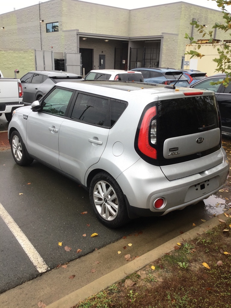2017 Kia Soul Plus photo 2
