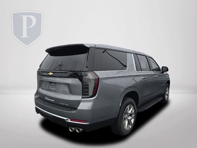 2025 Chevrolet Suburban Premier photo 2