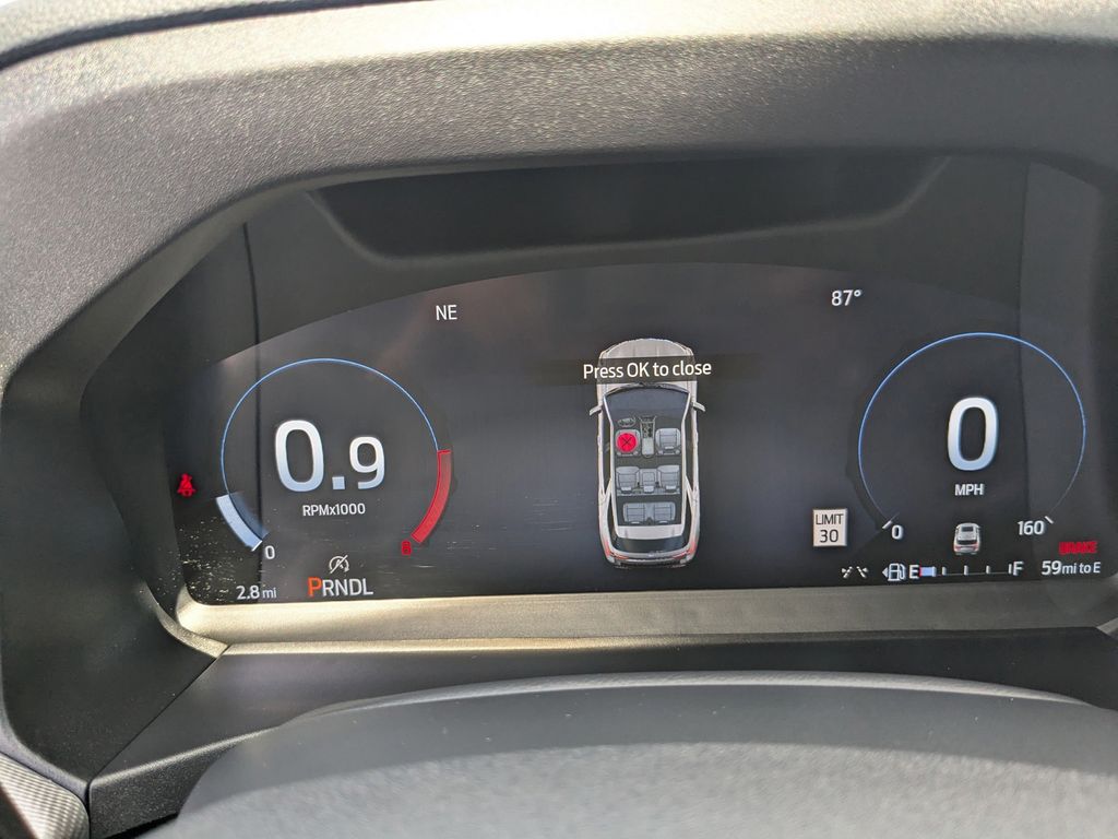 2025 Ford Explorer photo 32
