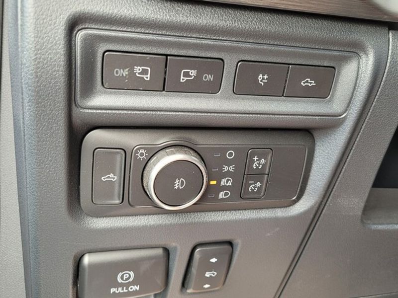 2022 Ford F-150 Lariat photo 26