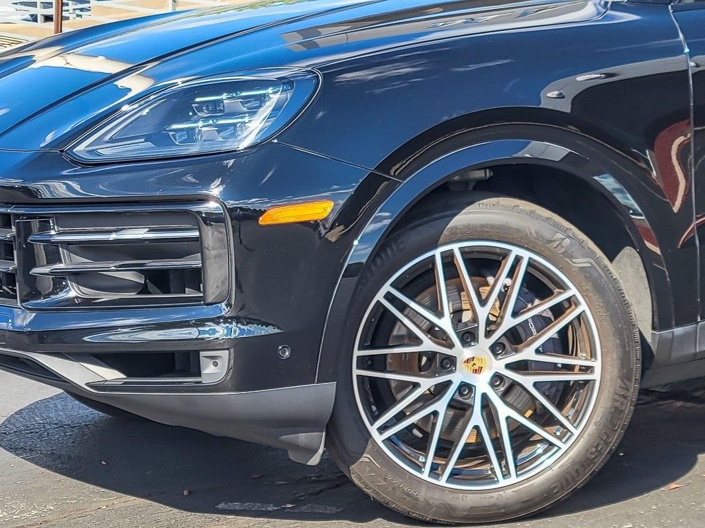2024 Porsche Cayenne Coupe Base photo 3