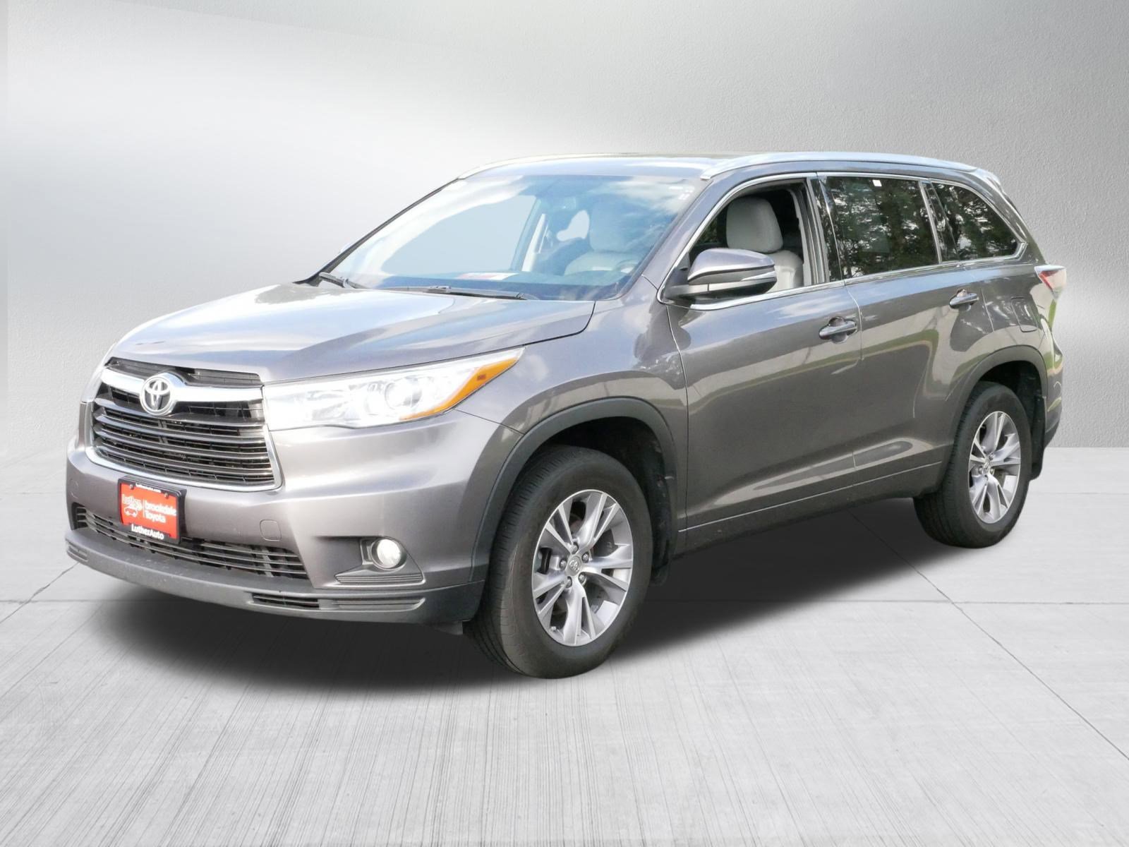 2015 Toyota Highlander XLE photo 3