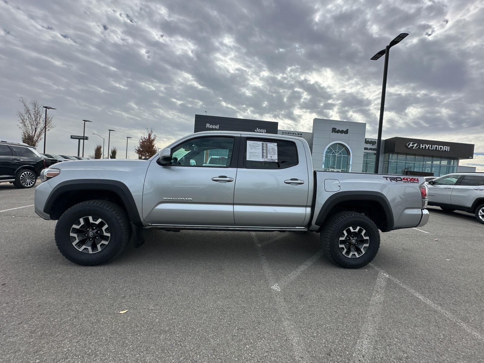 Used 2022 Toyota Tacoma TRD Off Road with VIN 3TMCZ5AN8NM515956 for sale in Kansas City