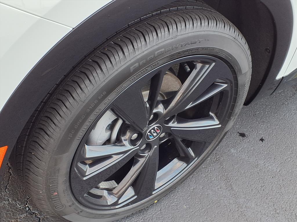2025 Buick Envision Sport Touring photo 16