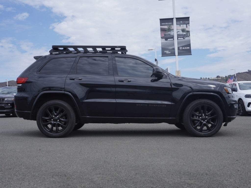 2018 Jeep Grand Cherokee Altitude photo 2
