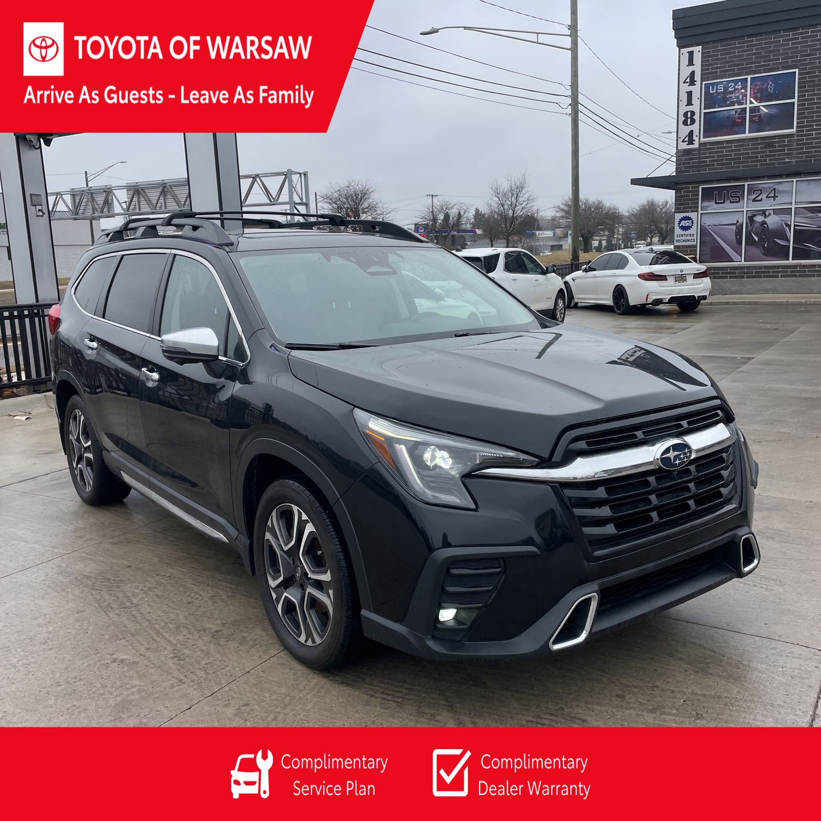 2023 Subaru Ascent Touring's photo