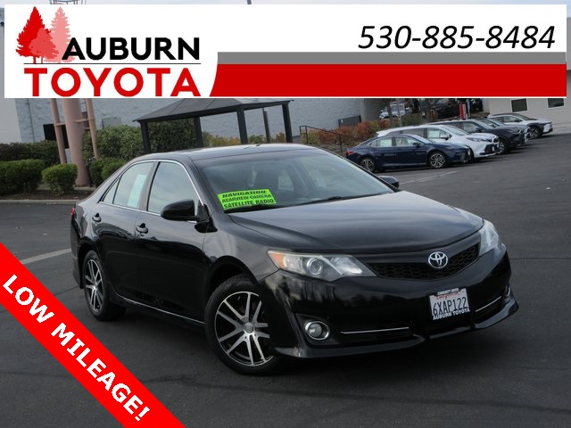 2012 Toyota Camry SE's photo