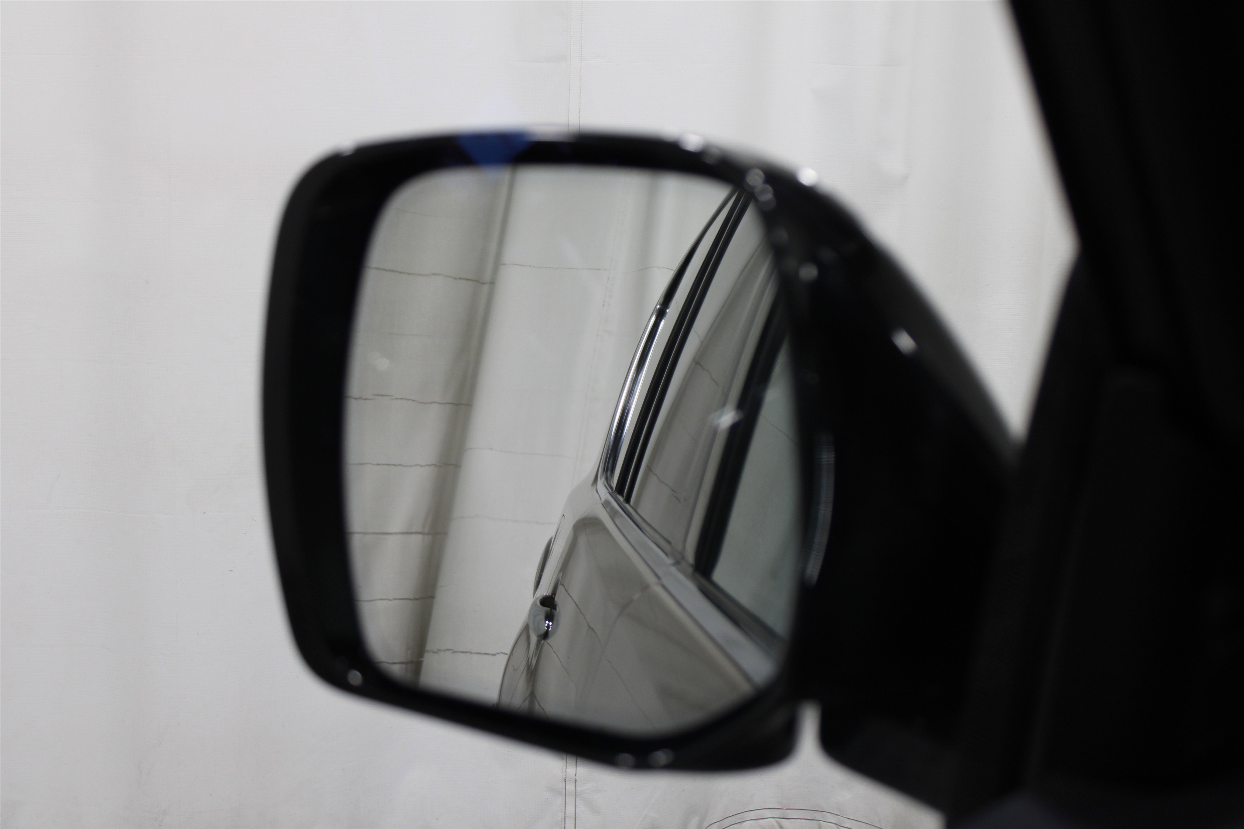 2015 Infiniti QX80 Base photo 4