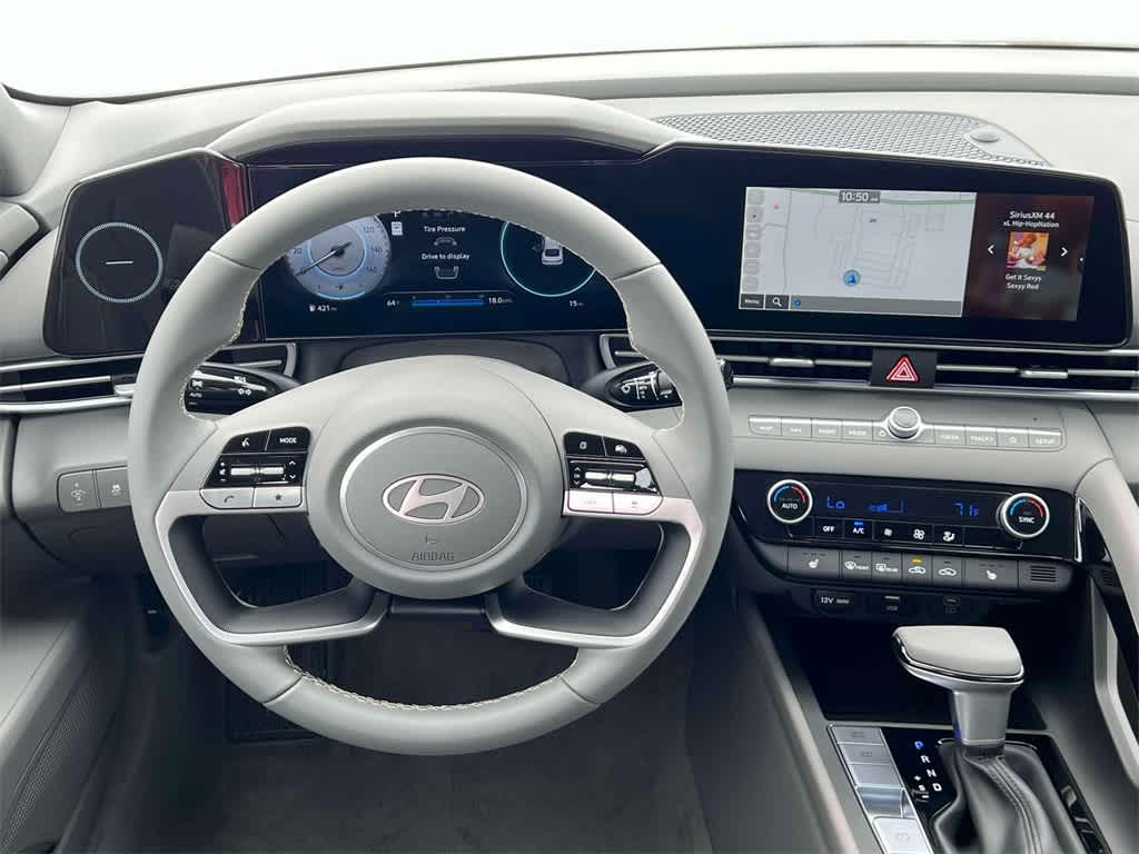 2024 Hyundai Elantra SEL Convenience photo 23