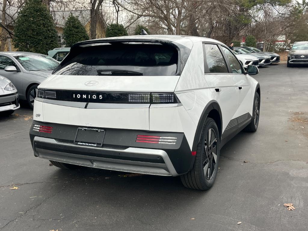 2025 Hyundai Ioniq 5 SE Standard Range photo 3