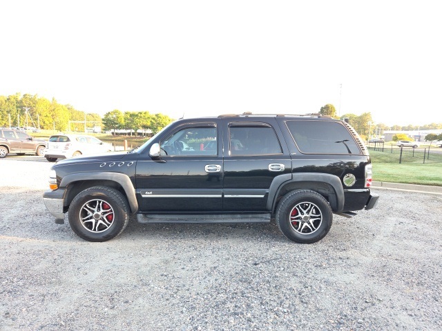 2005 Chevrolet Tahoe LT photo 2