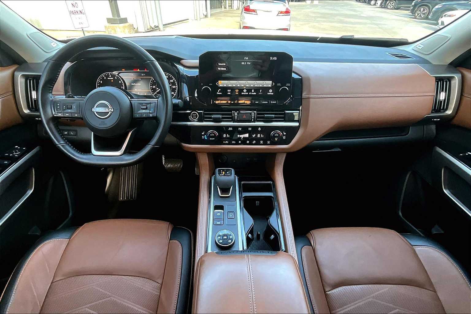 2022 Nissan Pathfinder Platinum photo 12