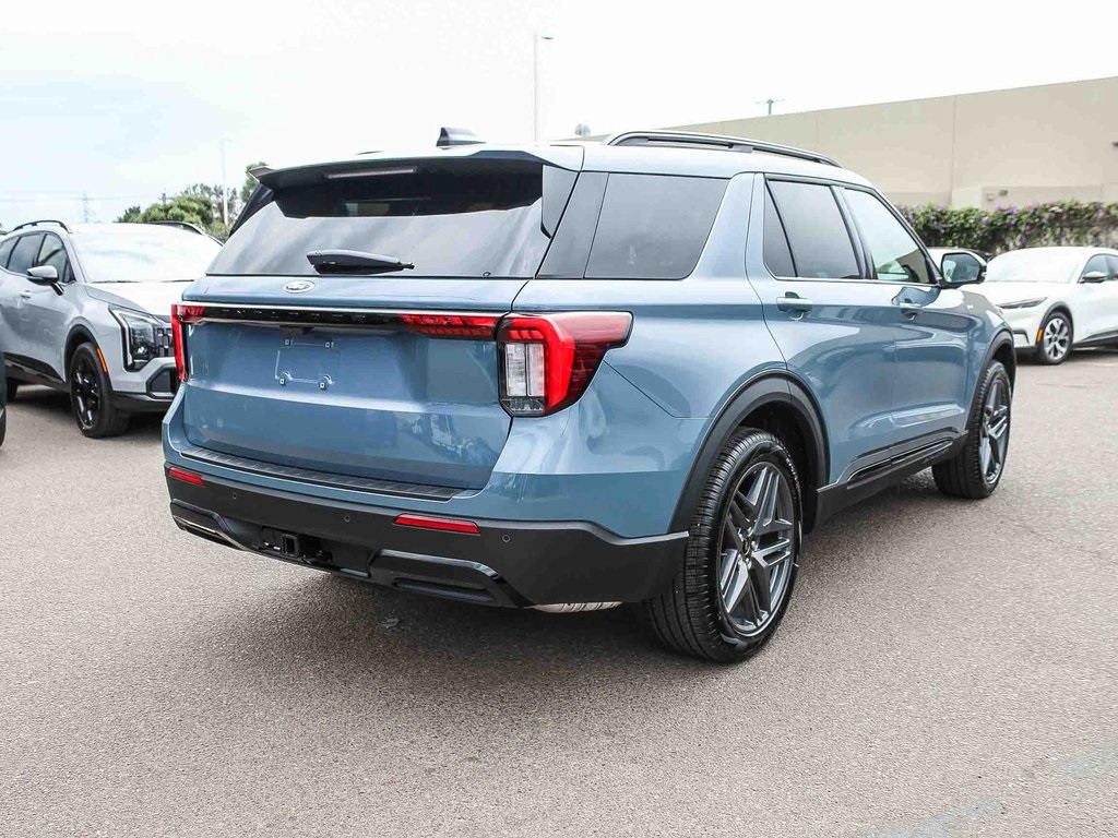 2025 Ford Explorer ST-Line photo 8