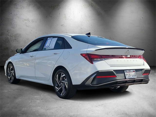 2025 Hyundai Elantra SEL Sport photo 4