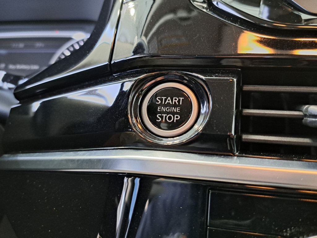 2022 Nissan Pathfinder SV photo 12