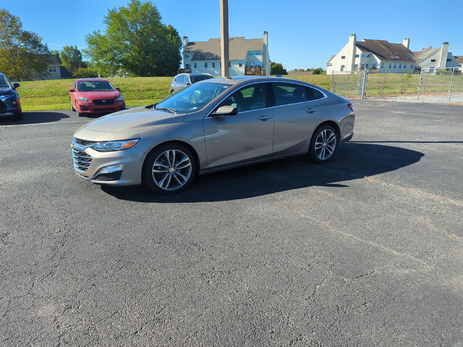 2024 Chevrolet Malibu Premier 2LT photo 2