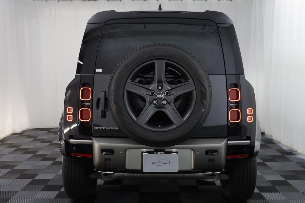 2025 Land Rover Defender 110 X-Dynamic SE photo 16