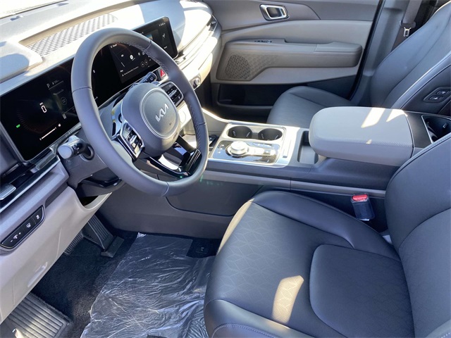 2025 Kia Carnival EX photo 12