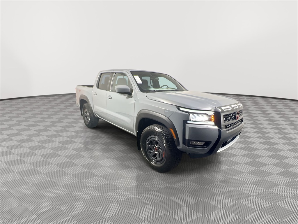 2025 Nissan Frontier PRO-4X photo 2