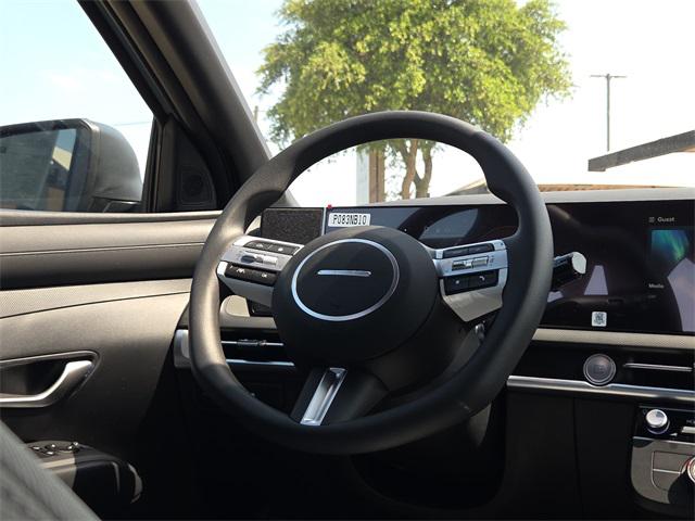 2025 Hyundai Santa Cruz SE photo 12