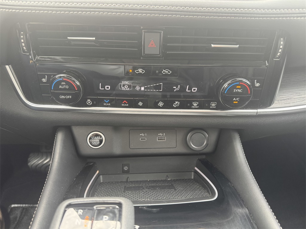 2021 Nissan Rogue Platinum photo 27