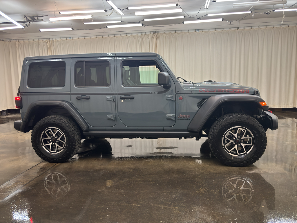 2025 Jeep Wrangler Rubicon photo 4