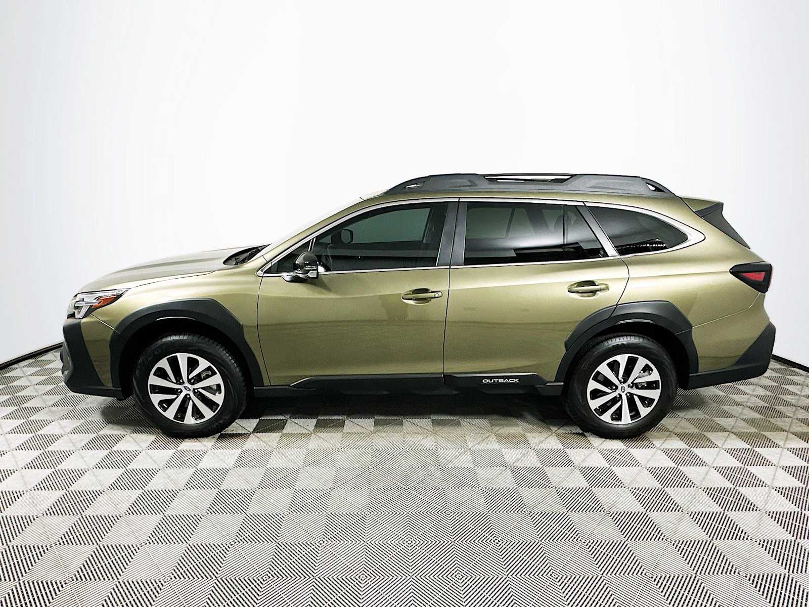 2025 Subaru Outback Premium photo 4
