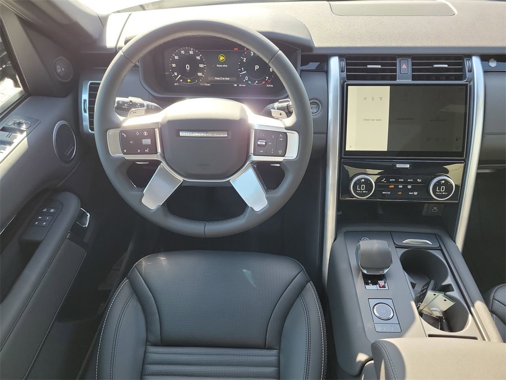 2025 Land Rover Discovery S photo 17