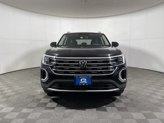 2025 Volkswagen Atlas SEL photo 3