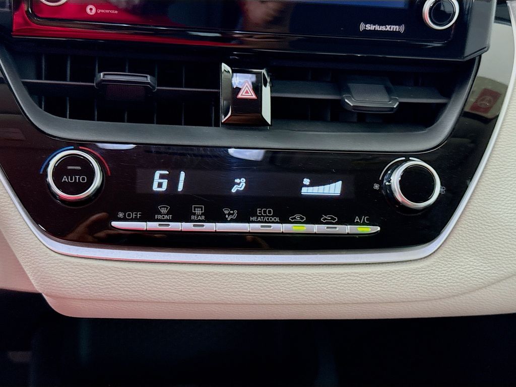 2022 Toyota Corolla LE photo 15