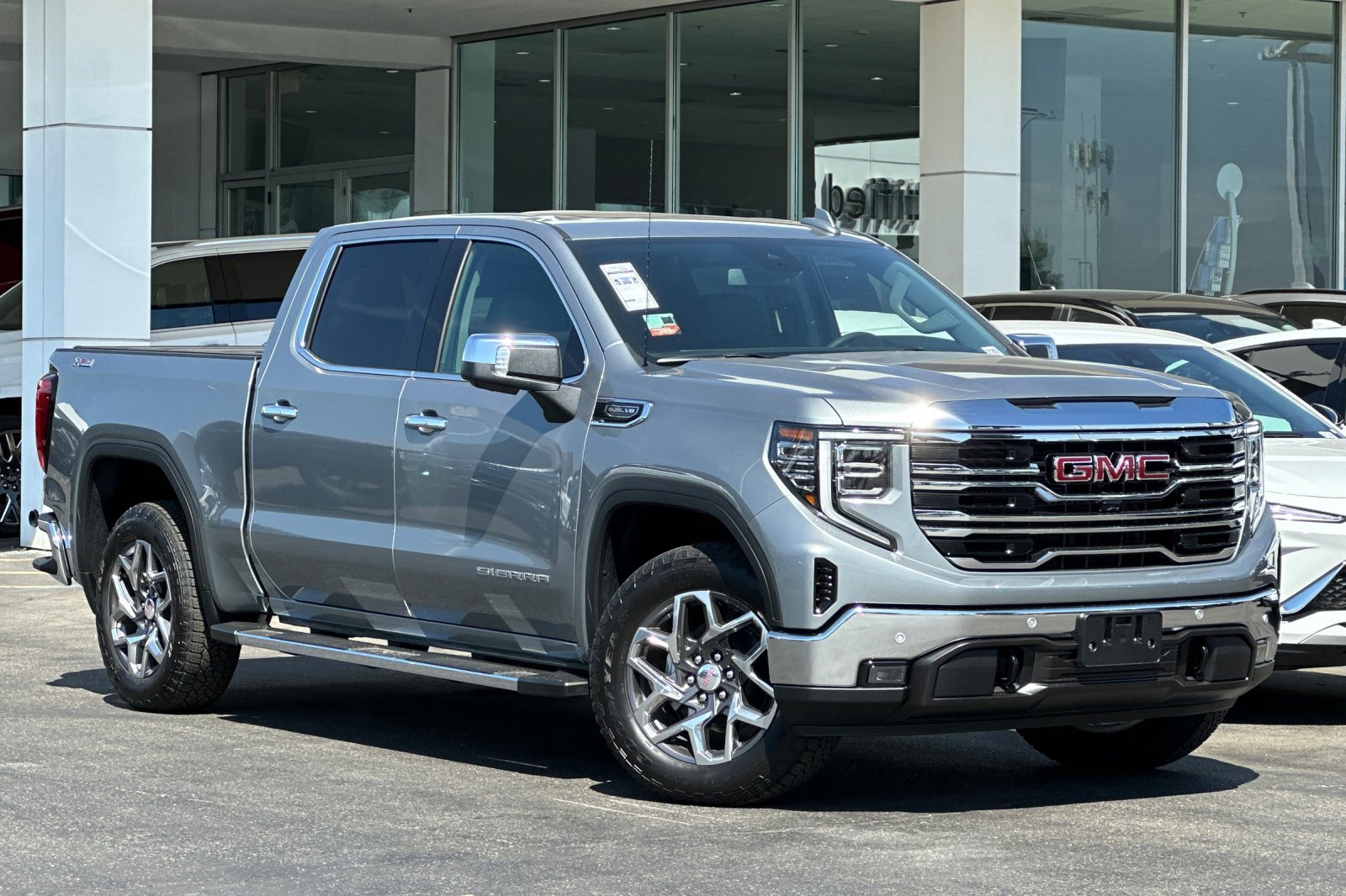 2025 Gmc Sierra 1500 SLT photo 2