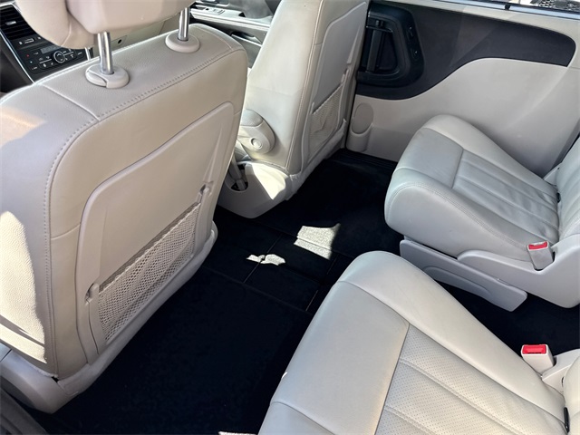 2013 Chrysler Town & Country photo 26