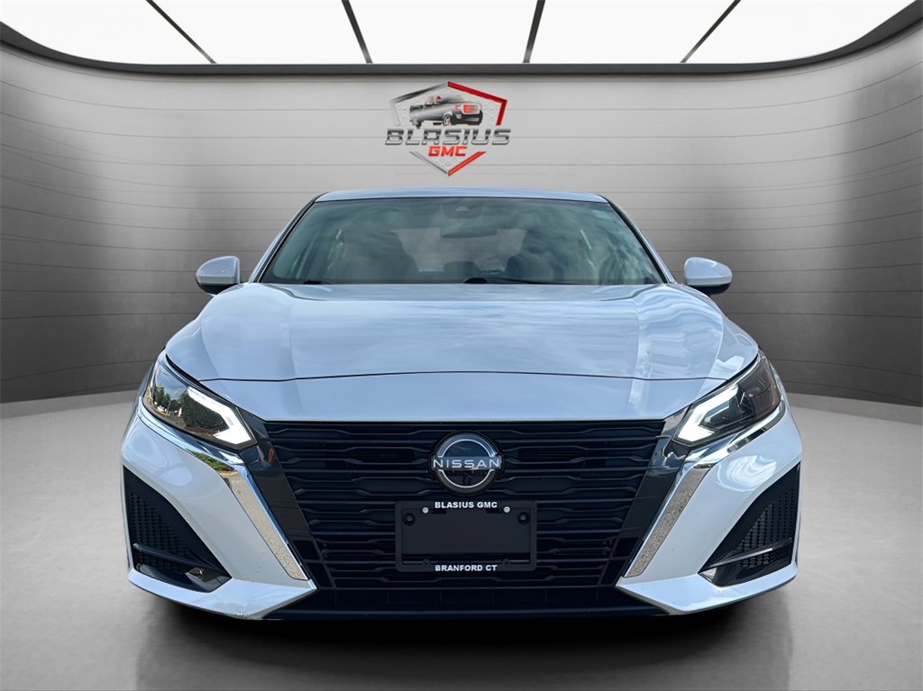 2023 Nissan Altima 2.5 SV photo 8