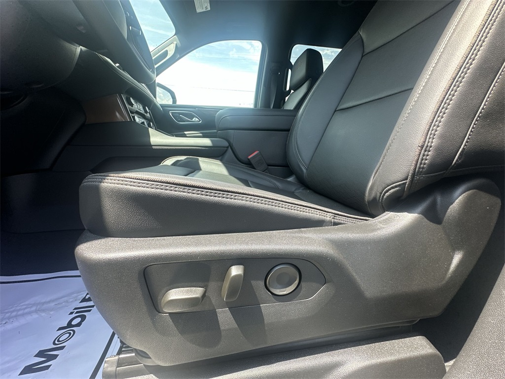 2024 Chevrolet Suburban High Country photo 12