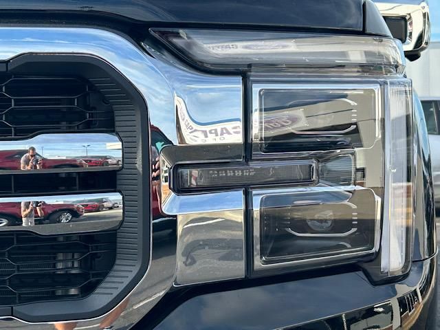 2025 Ford F-150 Lariat photo 20