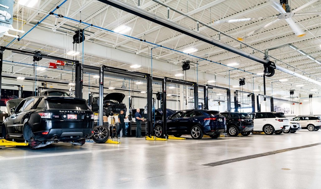 New 2024 Land Rover Range Rover Sport Dynamic SE SUV in Schaumburg