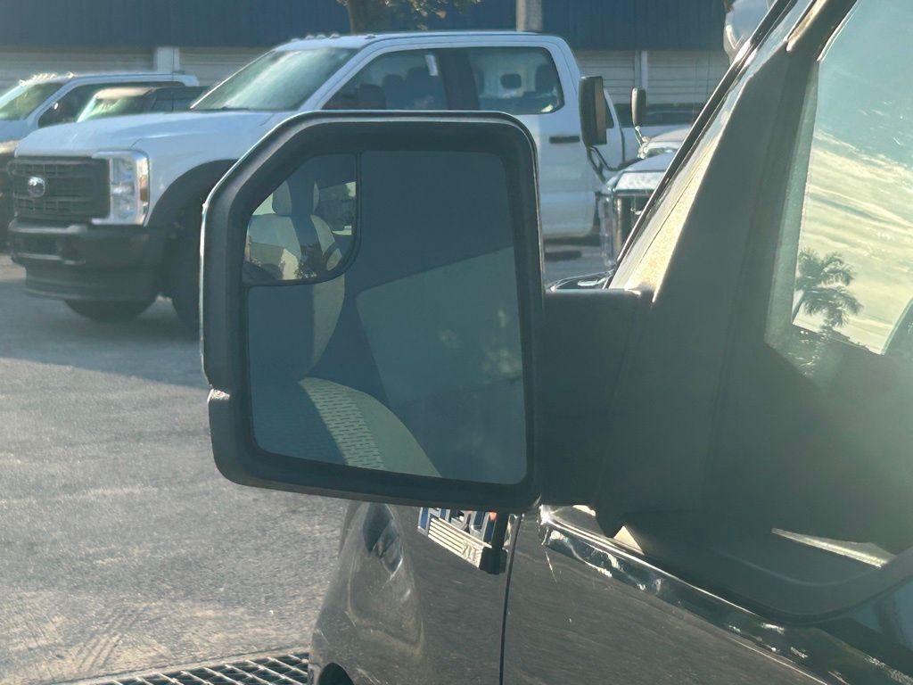 2017 Ford F-150 XLT photo 14