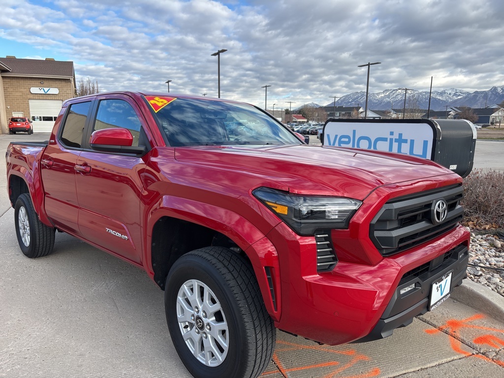 2025 Toyota Tacoma SR5's photo