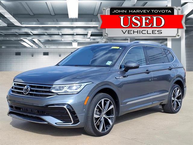 2022 Volkswagen Tiguan SEL R-LINE's photo