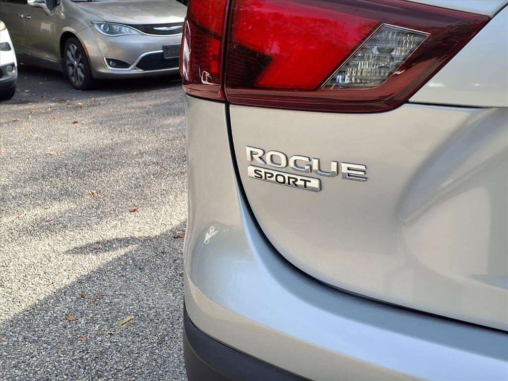 2019 Nissan Rogue Sport S photo 8