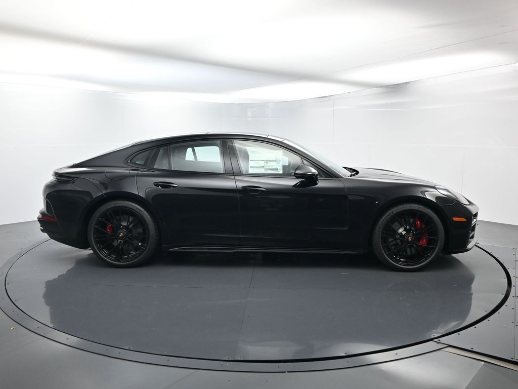 2026 Porsche Panamera GTS photo 14