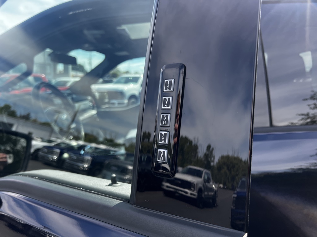 2022 Ford F-150 Raptor photo 4