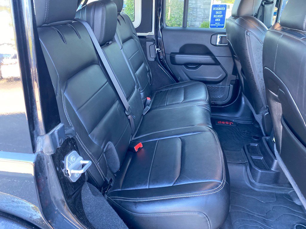 2021 Jeep Wrangler Unlimited Sahara photo 21