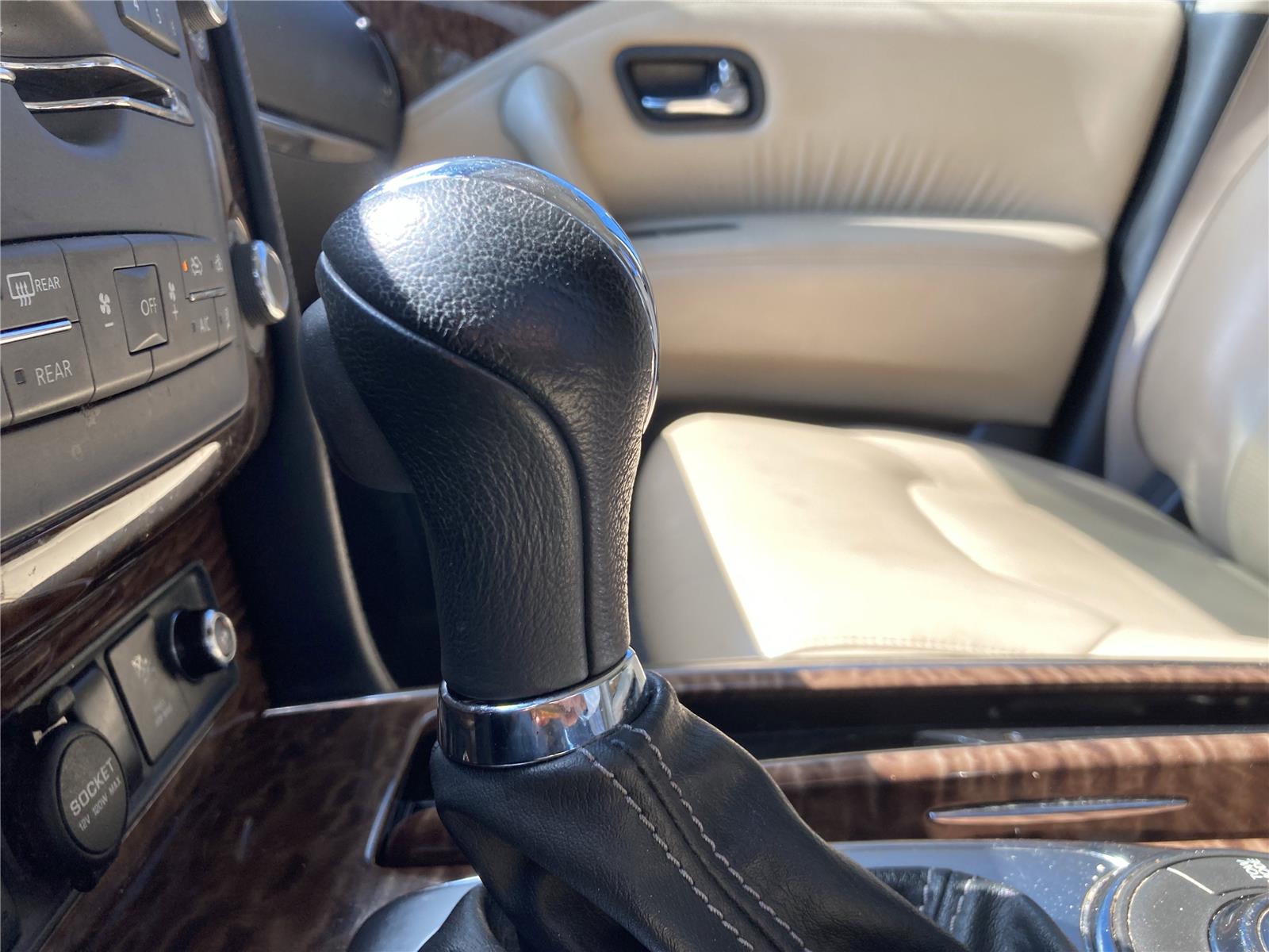 2017 Nissan Armada Platinum photo 13